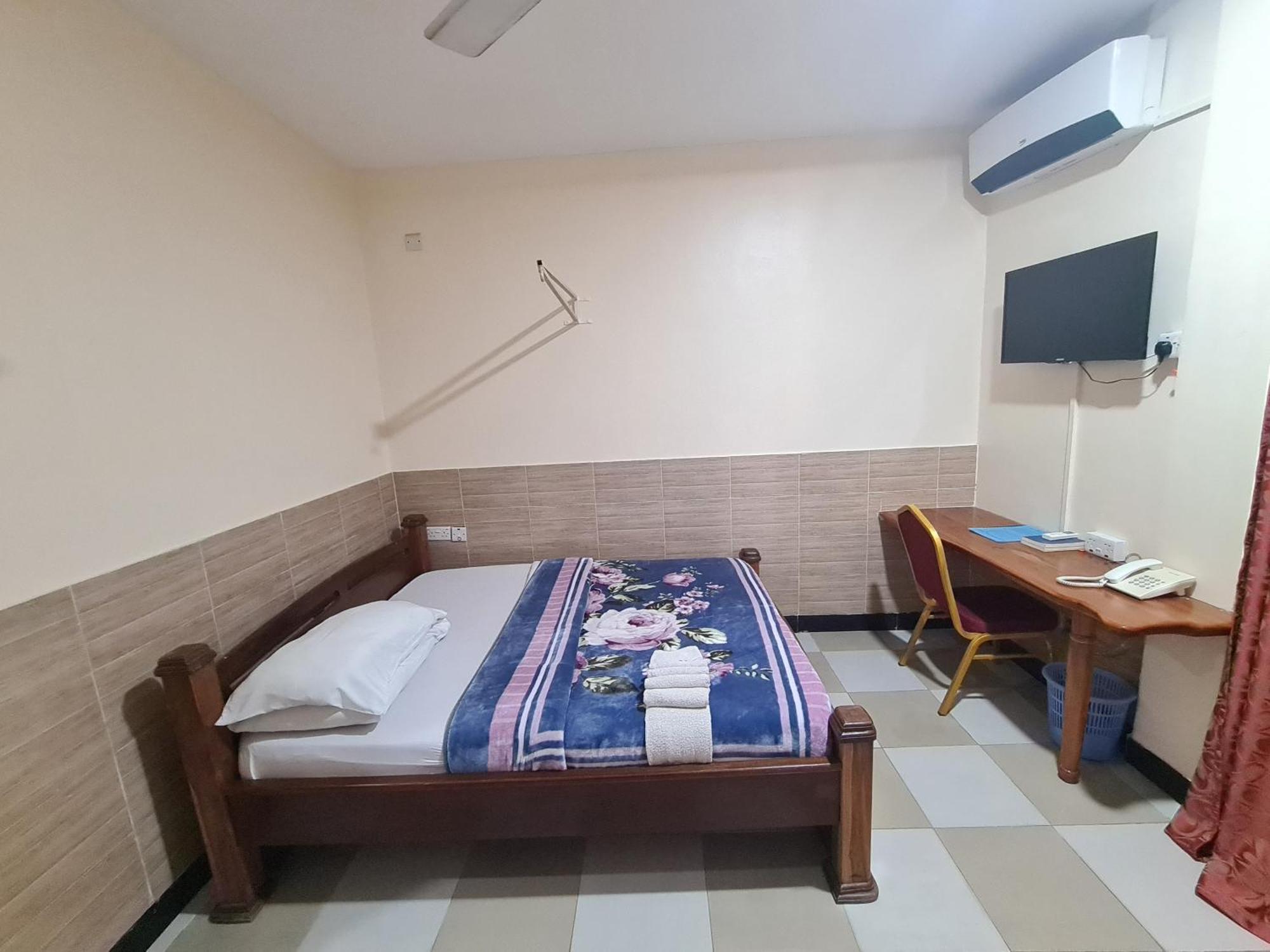 Dolphin Hotel Tanga Bagian luar foto