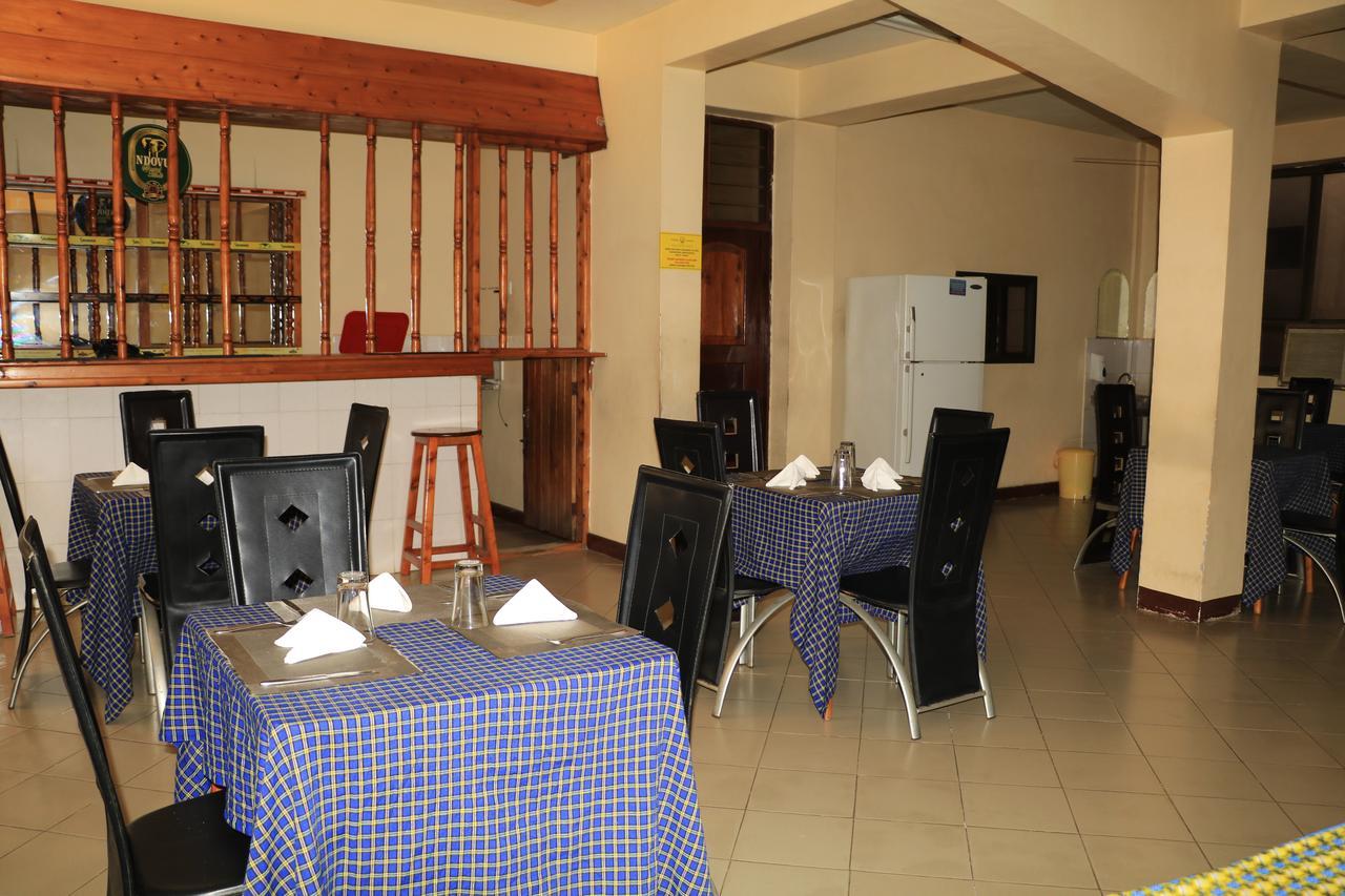 Dolphin Hotel Tanga Bagian luar foto