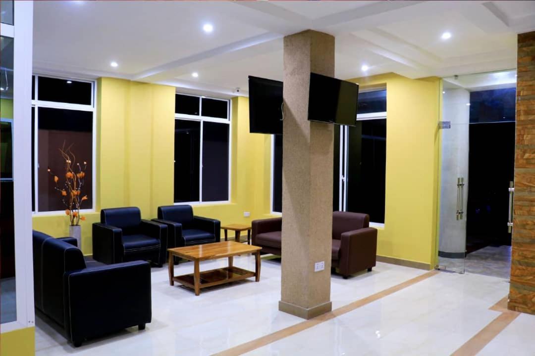 Dolphin Hotel Tanga Bagian luar foto